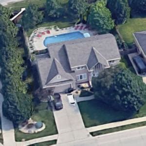 She came into the limelight when she participated in a lifetime reality show abby's ultimate. Jojo Siwa's House in Omaha, NE - Virtual Globetrotting