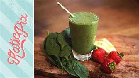 Simple Green Superfood Smoothie Recipe That Actually Tastes Good