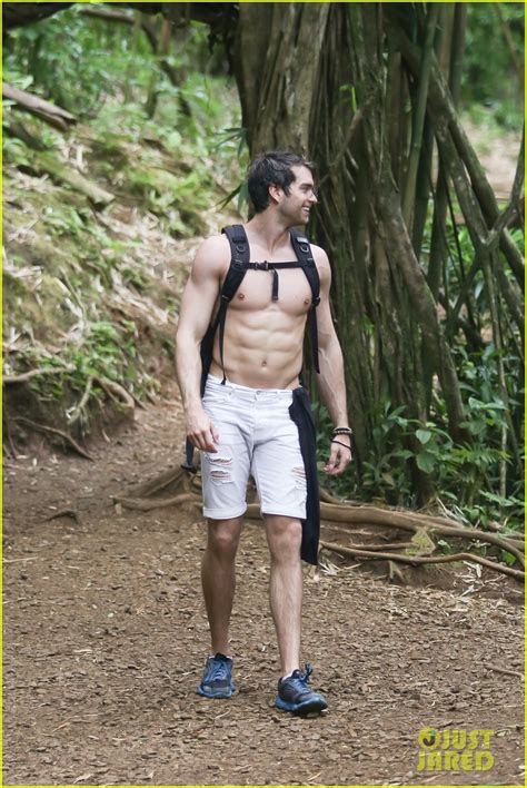 The Bold And The Beautifuls Pierson Fode Shows His Ripped Shirtless Body In Hawaii Photo