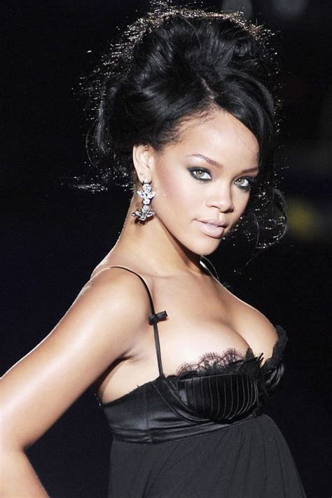 Pin On Rihanna Sexy