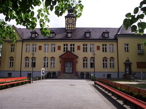 Die ofenstadt velten liegt nördlich berlins, eingebettet in die idyllische natur des brandenburgischen landes. Rathaus | Rathaus, Velten