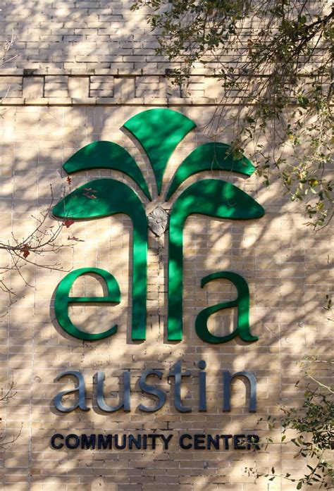 Ella Austin Dog/Cat Shots and Food - La Prensa Texas