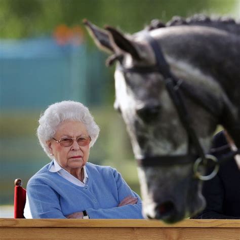 These Pics Of Queen Elizabeth At A Horse Show Are Incredible