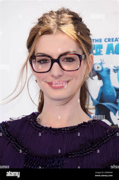 Anne Hathaway 2011 Hi Res Stock Photography And Images Alamy