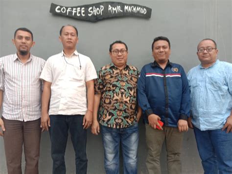 Seorang muslim harusnya bersikap amanah seperti nabi. Journalist Boarding School, Bangun Karakter "Siddiq ...