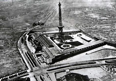 Deutsche börse actively shapes the transformation towards a more sustainable world with products and services that help market participants to meet environmental, social and governance standards. 17 Best images about BERLIN 1750 -1950 on Pinterest | 1936 ...