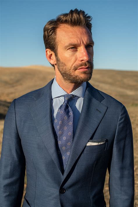 Canberra Ingenieure Herrlich suit striped shirt Proportional