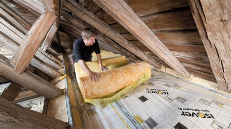 Die innendämmung bei einem altbau muss sehr sorgfältig und professionell geplant und ausgeführt werden und dabei sollte der brandschutz unbedingt berücksichtig werden. Tipps für ein gutes Klima unter dem Dach - Dämmarten - Dämmung