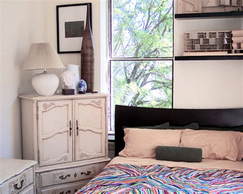 It's in the traditional style. Tips to Design The Small Bedroom ~ Small Bedroom