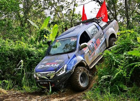 It has a ground clearance of 235 mm and dimensions is 5295. Isuzu D-MAX conquers the Borneo Safari again - this time ...