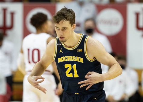 Wagner, right, is the first german lottery pick since dirk nowitzki. Franz Wagner, Michigan basketball roll Indiana, 73-57, now ...