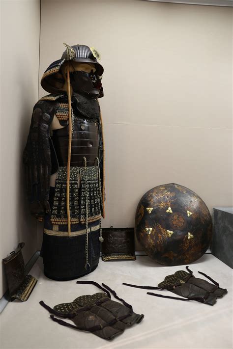 Japanese Emperors Samurai Armor T To Sultan Abdülhamid On Display