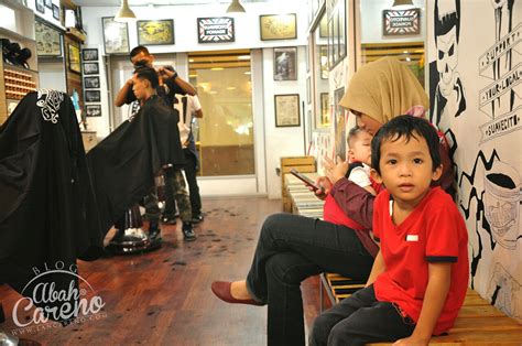 Menteri kanan (keselamatan), datuk seri ismail sabri yaakob, berkata perkhidmatan gunting rambut di rumah juga dilihat lebih selamat berbanding di. Gunting rambut Akiff di Eroll Barbershop - Barber shop ...