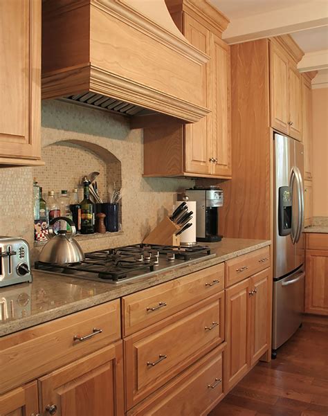 Natural Oak Kitchen Cabinets A Timeless And Eco Friendly Choice