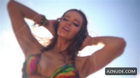 Robyn Lawley Sexy In 2017 Sports Illustrated Swimsuit Issue Aznude