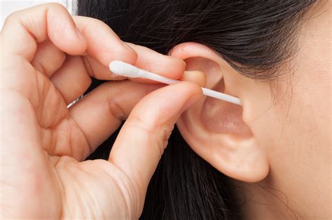 Itchy Ears Inside Ear Canal Meaning Causes Allergies Treatment