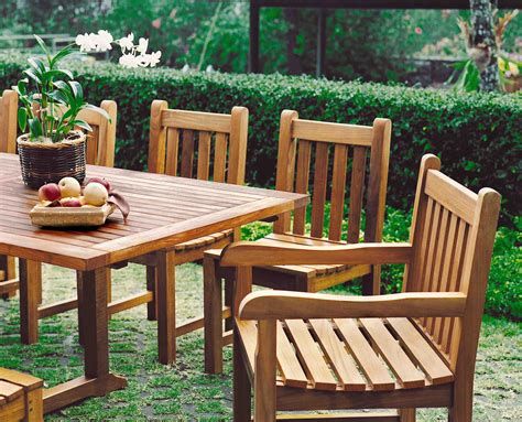 Closeout-Furniture Selections for Outdoor Spaces | HomesFeed