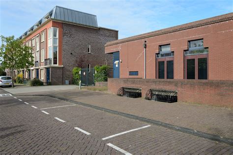 La universidad tiene más de 6.700 miembros de personal y 28.130 estudiantes. Leiden | The Leiden University (Universiteit Leiden ...