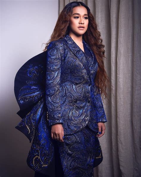 She rose to fame after winning national singing competition, bintang rtm in 2009. "Industri Hendaklah Jujur" - Ernie Zakri Kecewa Dengan ...