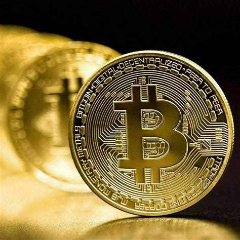 One Bitcoin Gold Coin Btc Limited Edition Collectible Coin Etsy In