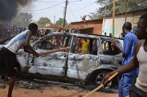 Niger Manif Anti Charlie Hebdo Cinq Morts à Niamey