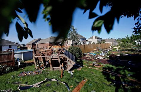At Least Five Tornadoes Hit Illinois Daily Mail Online