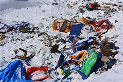 Memory Of Deadly Nepal Earthquake Keeping Climbers Away From Everest
