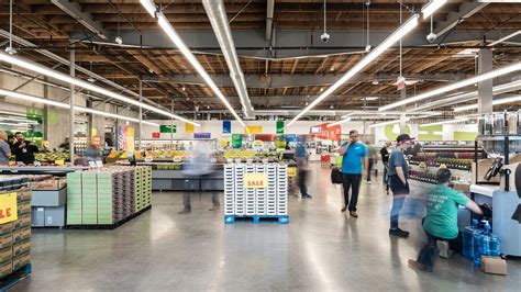 Inside 365 By Whole Foods A Grocery Store You Can Actually Afford