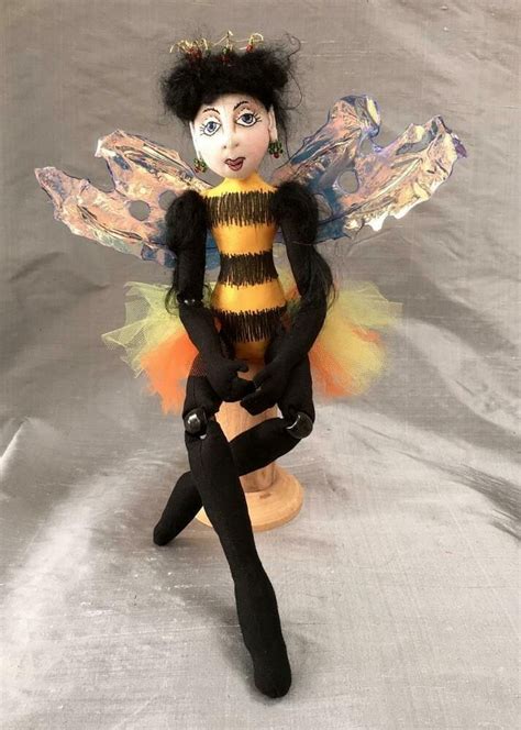 Cloth Art Doll Pattern Queen Bee By Jan Horrox Ebay Art Dolls
