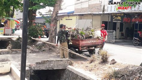 Tim Kebersihan Kec Semarang Selatan Menyisir Kebersihan Di Sepanjang Jl Lamper