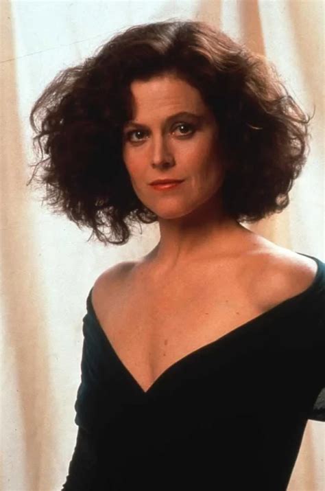 Sigourney Weaver Sexy And Hot Bikini Pictures Woophy
