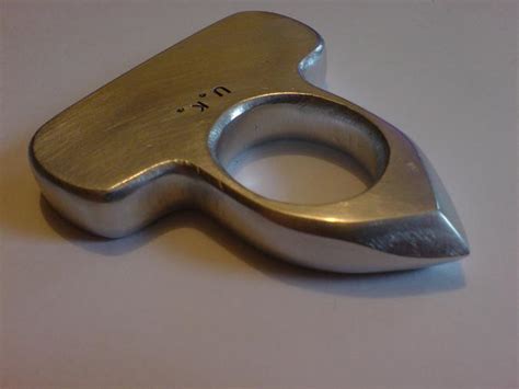 Weaponcollectors Knuckle Duster And Weapon Blog One Finger Brass