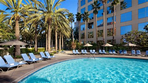 Which hotels are best near disneyland? Anaheim Hotel Near Disneyland® | Hyatt Regency Orange County