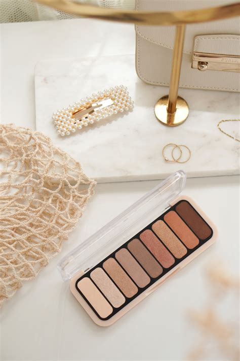 Essence The Nude Edition Eyeshadow Palette Beautyill