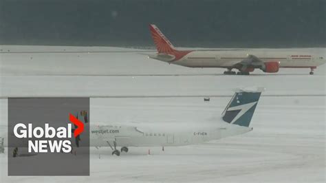 Bc Snowstorm Travel Slowly Resumes At Yvr Following Mass Flight Delays Cancellations Youtube