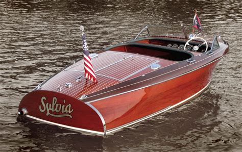 Refinity Classic Wooden Boats