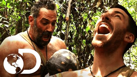 Tortuga se salva de hambrientos | Supervivencia al desnudo:Edición