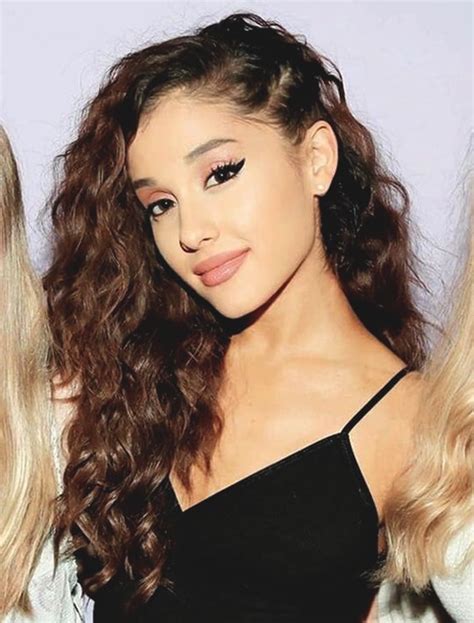 Ariana Grandes Whole The Best Hairstyle Looks Ecemella