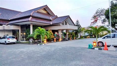 Grand Trisula Hotel Kabupaten Indramayu Indonesia