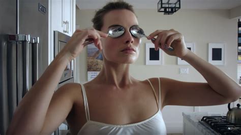 Watch Margot Robbies American Psycho Morning Routine Video For Vogue — Geektyrant