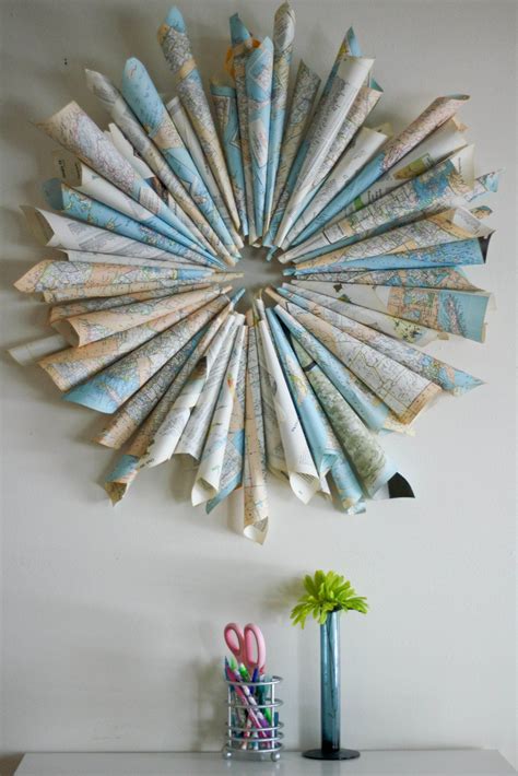Diy With Maps Rolled Up Map Wreath Is A Gread Recycled Home Decoration