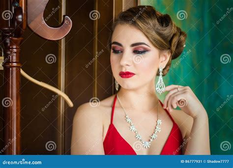 Retro Image Girl With Beautiful Eye Make Up And Red Lips Stock Image Image Of Earrings