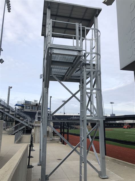 sports-viewing-video-towers-gallery-porta-king