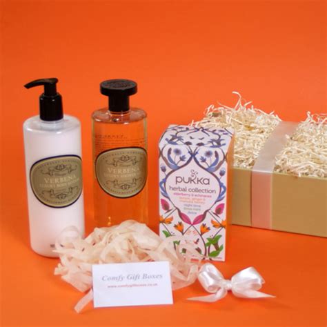 Check spelling or type a new query. Luxury Pamper Gift Hampers for Her UK | Bath and Body ...