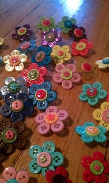 Beautiful Flower Pins Made From Buttons 38 Super Cool Diy