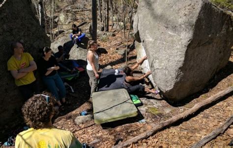 Beginners Guide To Bouldering What It Is And How To Get Started