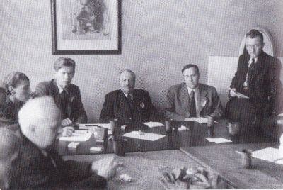 Zobrazuje napjatou situaci v praze, ukazuje hrdinství obyvatel prahy. PALBA.CZ • Zobrazit téma - ČSR roku 1945. Pražské povstání ...