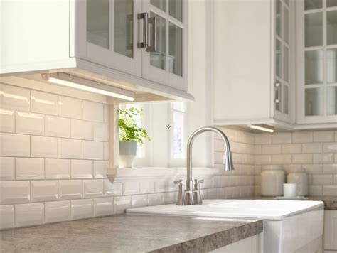 Whichever you want to do, under cabinet lighting can add a new dimension to your kitchen aesthetics. How to Buy Under Cabinet Lighting | Kitchen under cabinet ...