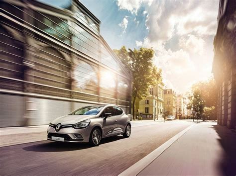 2020 Renault Clio Brings Evolutionary Design Hybrid Powertrain Promise