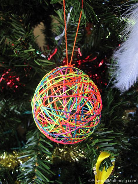 The christmas ornament makes a great gift. Top 10 MUST DO Christmas Crafts